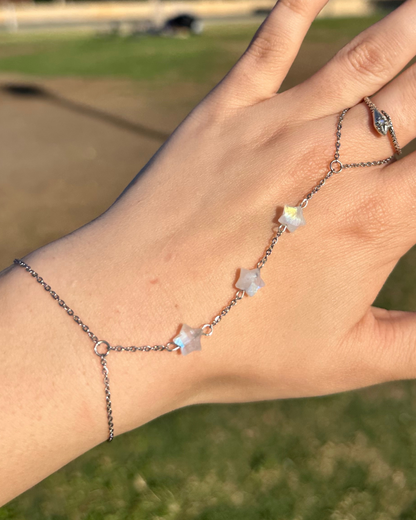 Constellation's Kiss Handchain in Silver