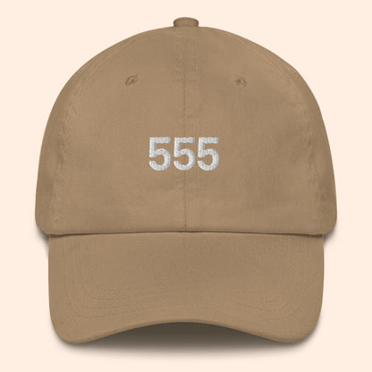 Sombrero con número de ángel 555