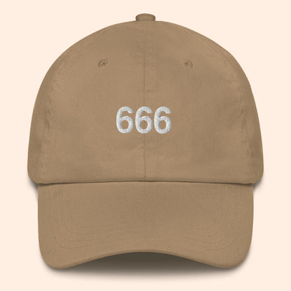 Sombrero con número de ángel 666